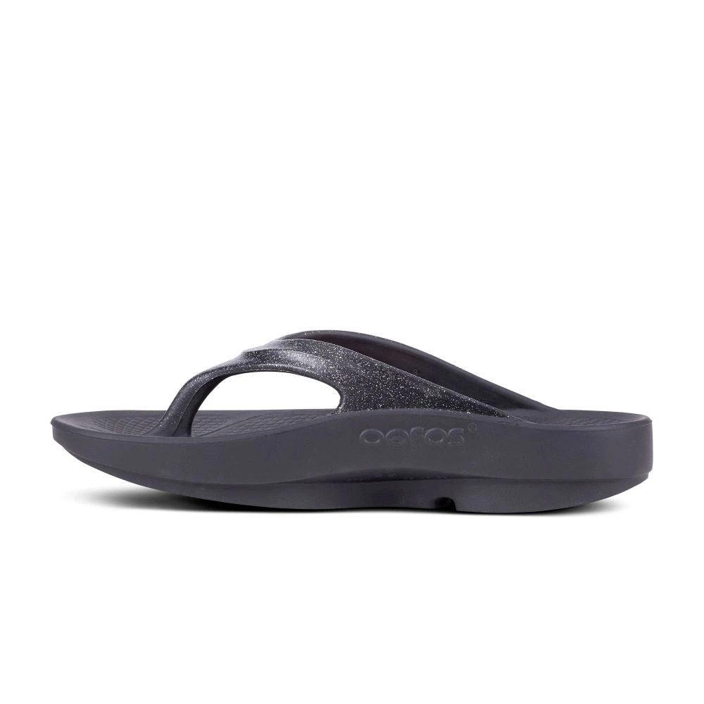 'OOFOS' Women's OOlala Luxe Thong - Glitter Black - Image 6