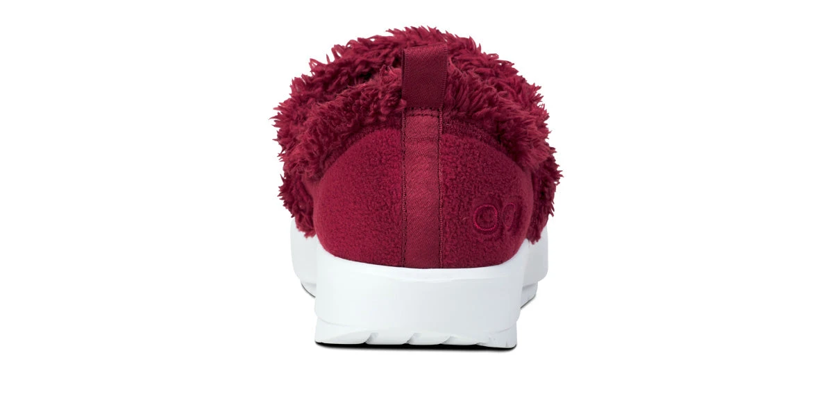 OOfos Women's OOcoozie Low Shoe - Cabernet - Image 8