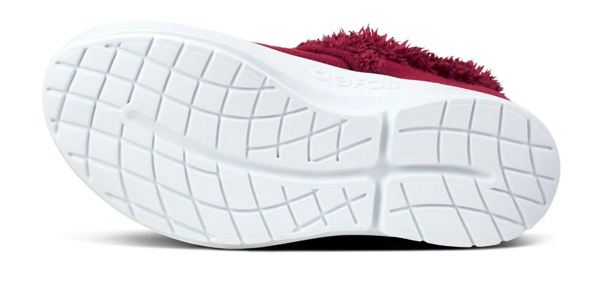 OOfos Women's OOcoozie Low Shoe - Cabernet - Image 10