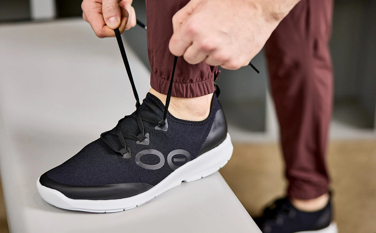 OOfos Men's OOmg Sport LS Low Shoe - White Black - Image 3