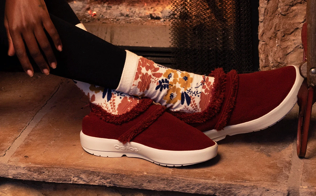 OOfos Women's OOcoozie Low Shoe - Cabernet - Image 5