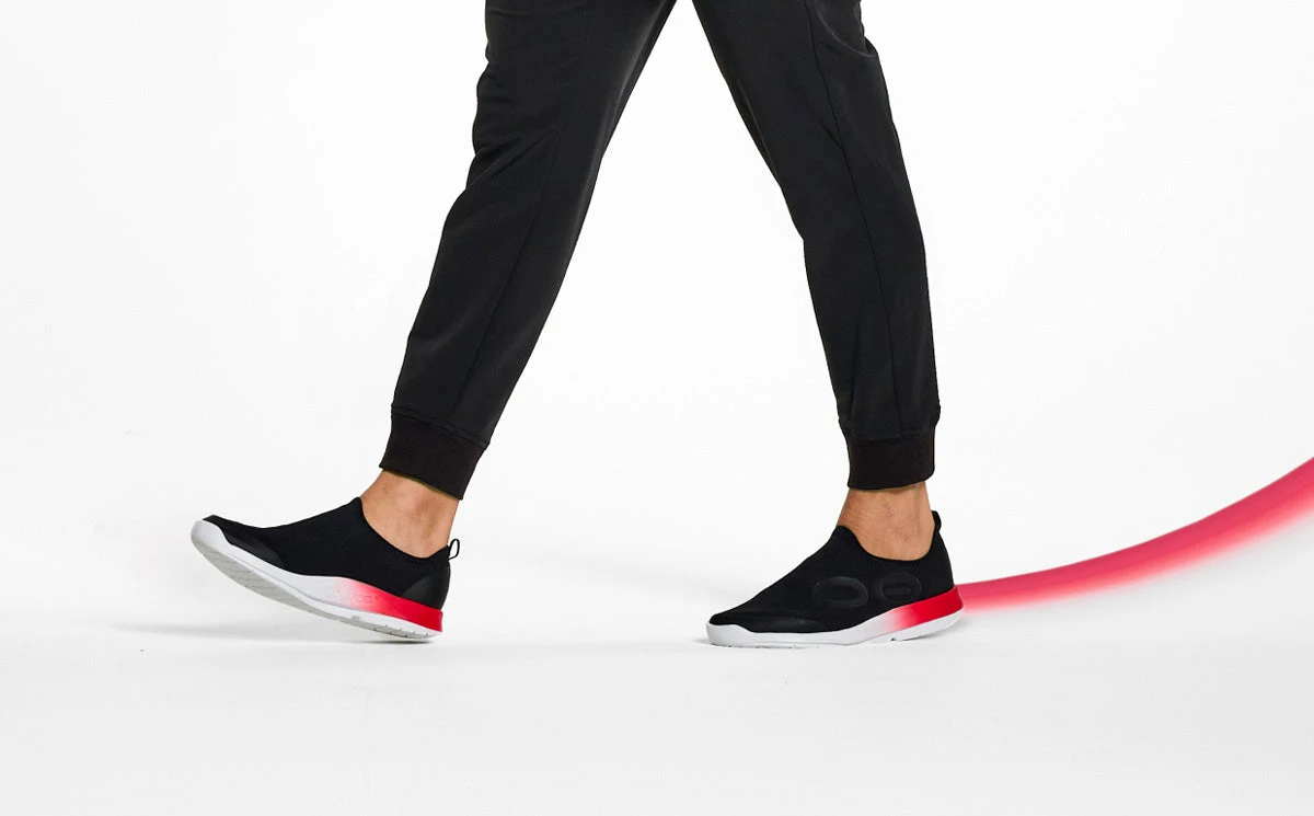 OOfos Men's OOmg Sport Low Shoe - Fire Fade - Image 3