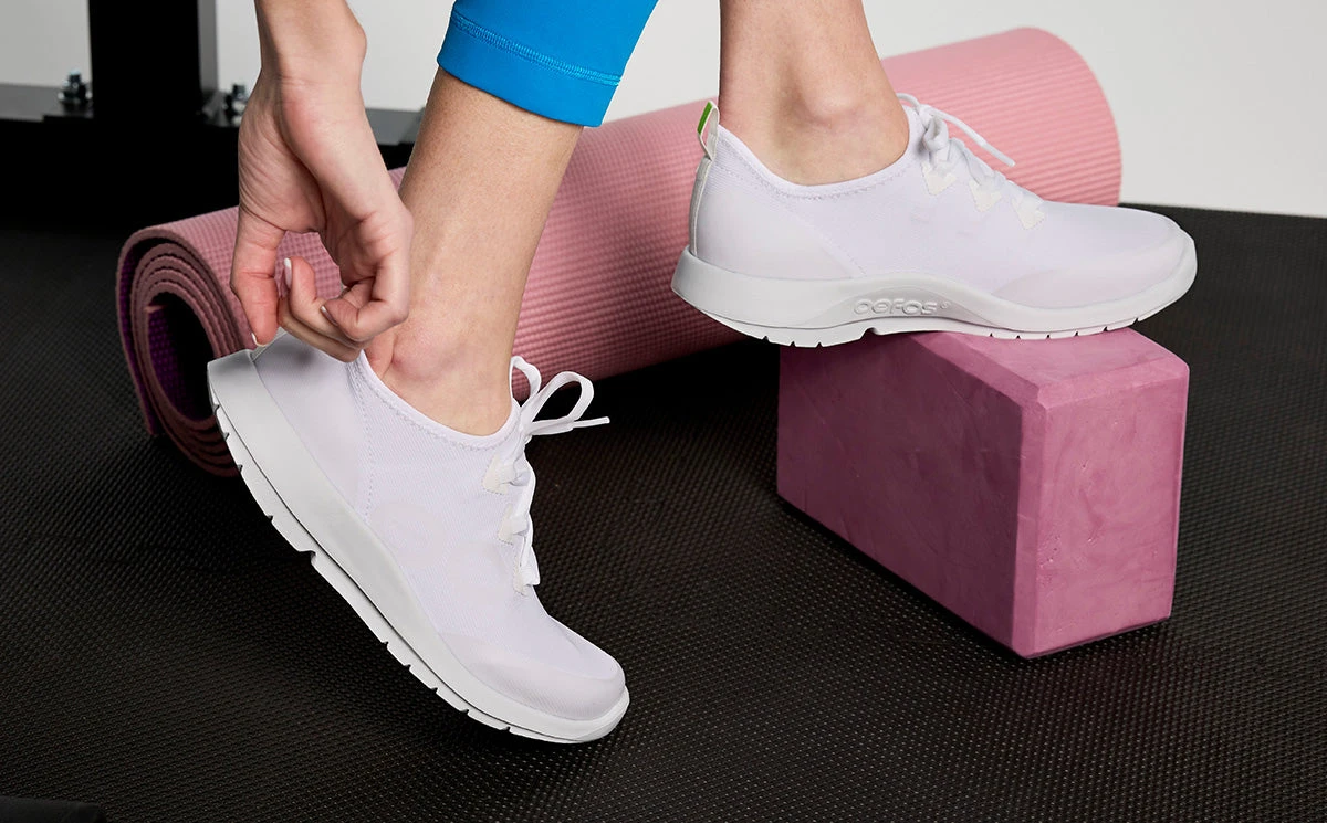 OOfos Women's OOmg Sport LS Low Shoe - White - Image 3