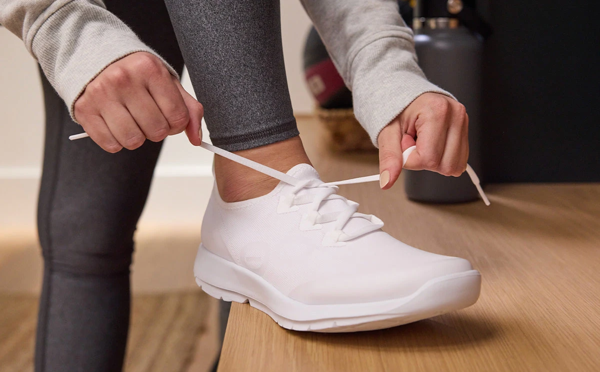 OOfos Women's OOmg Sport LS Low Shoe - White - Image 4