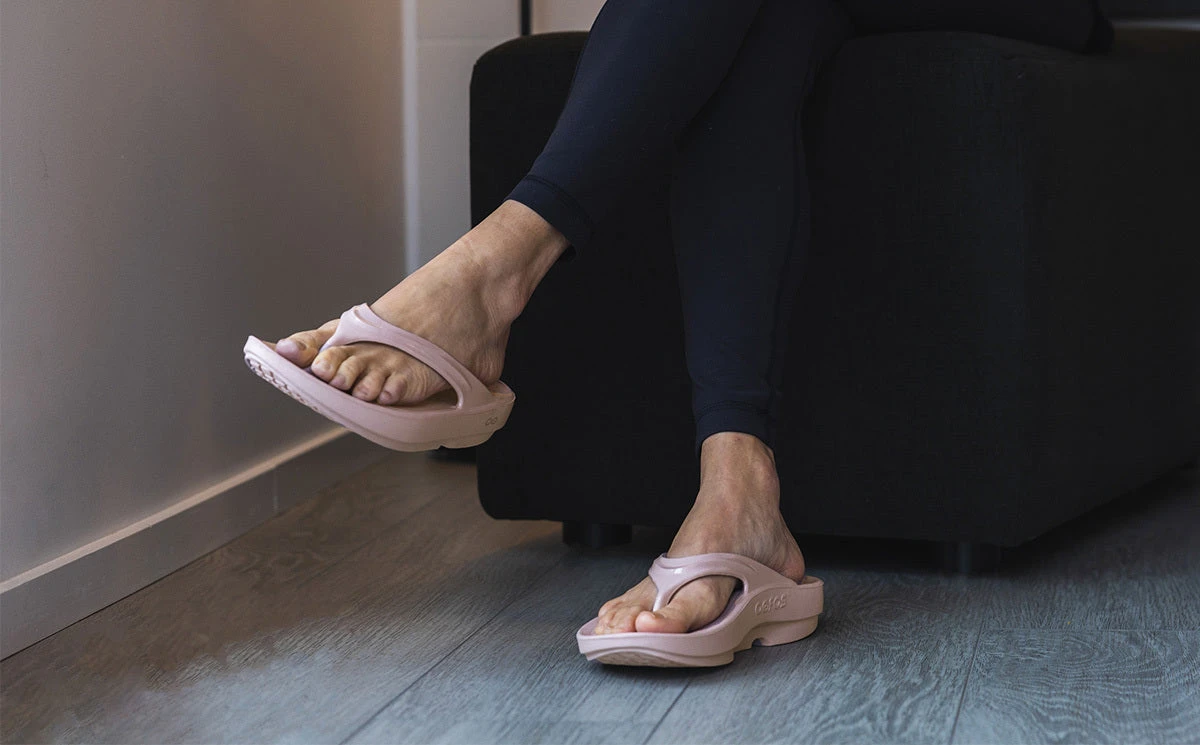 OOfos Women's OOlala Sandal - Stardust - Image 4